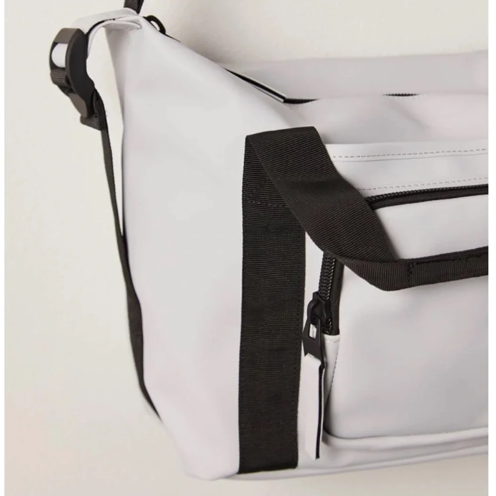 RAINS x FREE PEOPLE White Texel Kit Bag NWT🔖